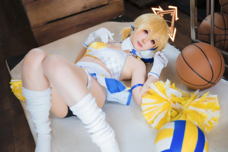 《丰见亚都梨》｜焖焖碳 · 22张写真