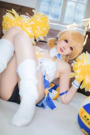 《丰见亚都梨》｜焖焖碳 · 22张写真