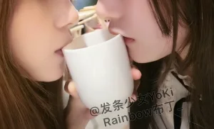 《白丝百合》｜布丁大法 · 31张写真、5 个视频