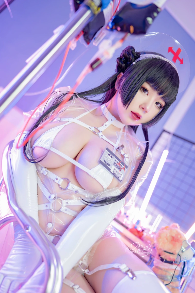 《透明护士》｜皮皮奶 · 34张写真