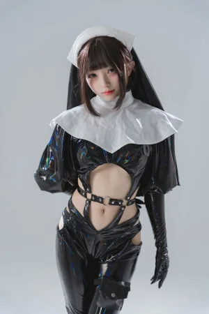 《漆皮修女》｜花铃 · 38张写真