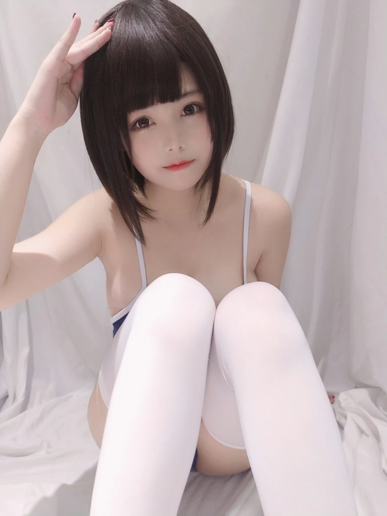 《少女死库水》｜蜜汁猫裘 · 30张写真、4 个视频