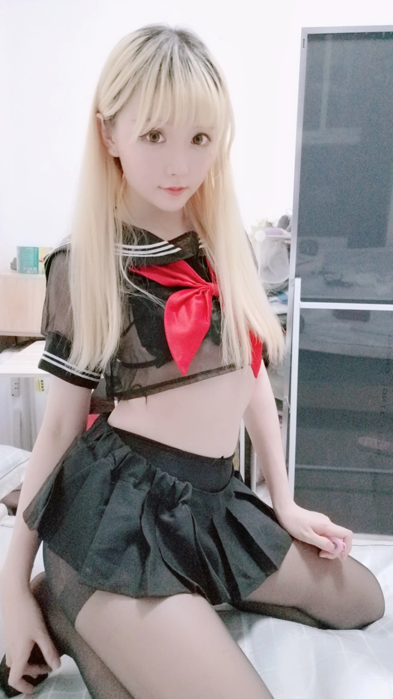 《定制 6-28 黑制服》｜星之迟迟 · 68张写真、3 个视频