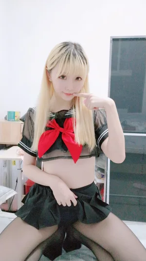 《定制 6-28 黑制服》｜星之迟迟 · 68张写真、3 个视频