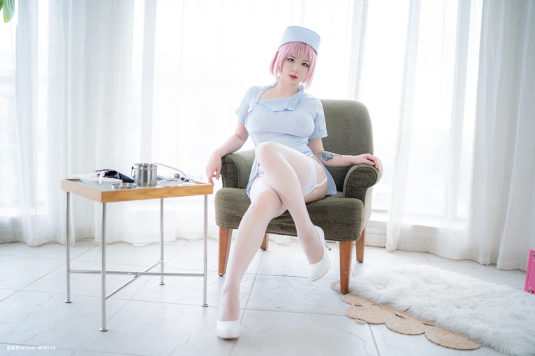 《粉蓝护士》｜皮皮奶&周叽是可爱兔兔 · 77张写真、8 个视频
