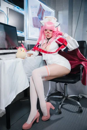 《英仙座护士》｜瓜希酱 · 20张写真