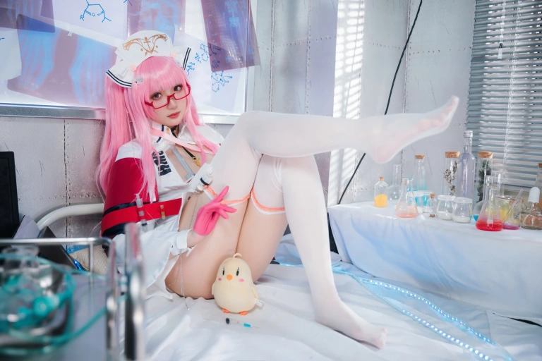 《英仙座护士》｜瓜希酱 · 20张写真