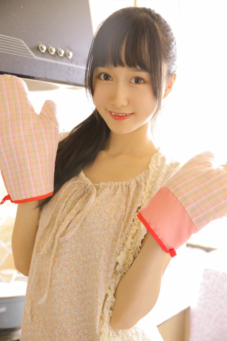《绵相随 厨娘》｜木棉棉 · 8张写真
