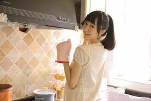 《绵相随 厨娘》｜木棉棉 · 8张写真