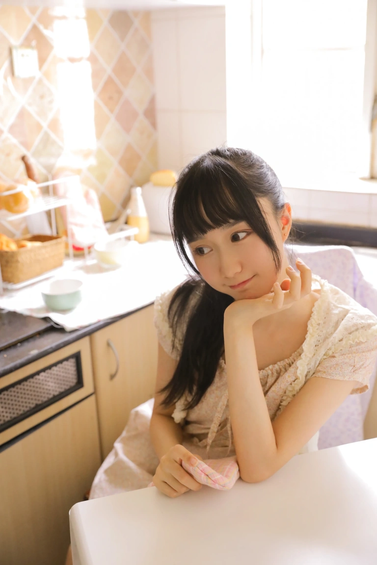 《绵相随 厨娘》｜木棉棉 · 8张写真
