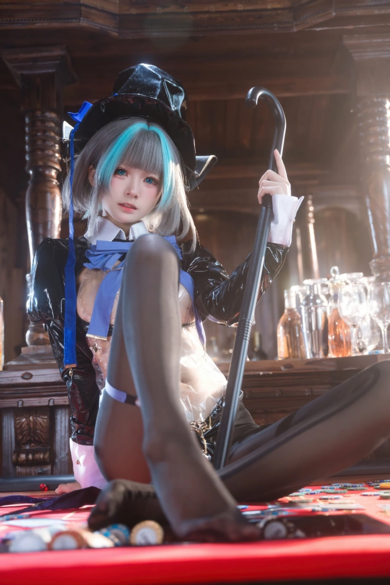 《碧蓝航线 柴郡兔女郎》｜九柒喵 · 58张写真