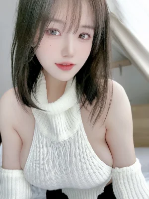《Fantia 2022年12月会员合集（9期）》｜小仓千代 · 104张写真、3 个视频