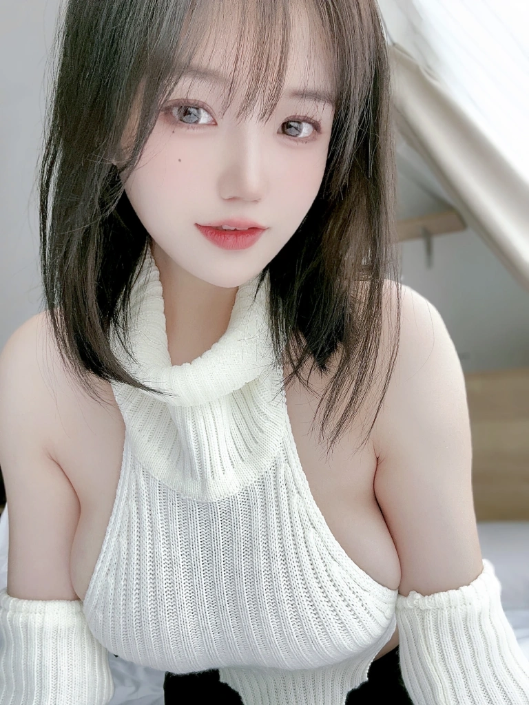 《Fantia 2022年12月会员合集（9期）》｜小仓千代 · 104张写真、3 个视频