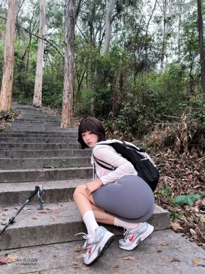 《女友的登山日记》｜麻薯好吃 · 114张写真、1 个视频