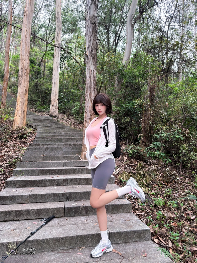 《女友的登山日记》｜麻薯好吃 · 114张写真、1 个视频