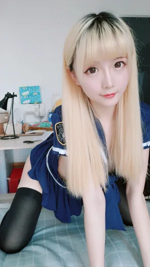 《定制 6-30 警察》｜星之迟迟 · 61张写真、2 个视频