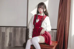 《JK少女红裙》｜日奈娇(椎名莜) · 28张写真