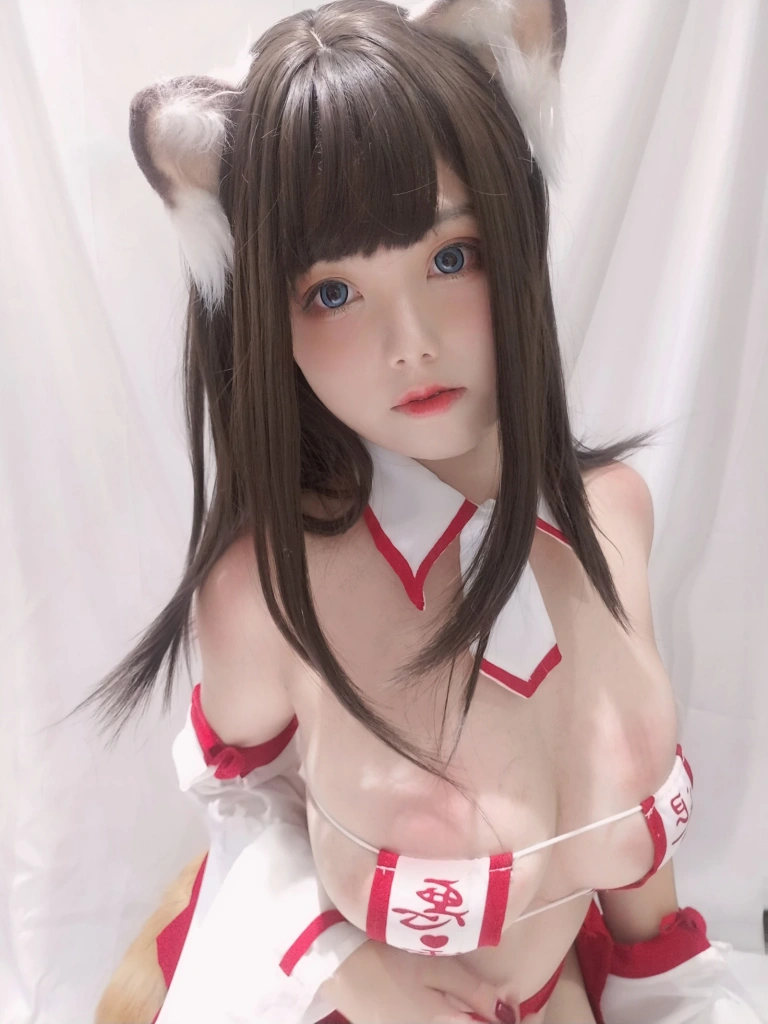 《巫女小狐狸》｜蜜汁猫裘 · 22张写真