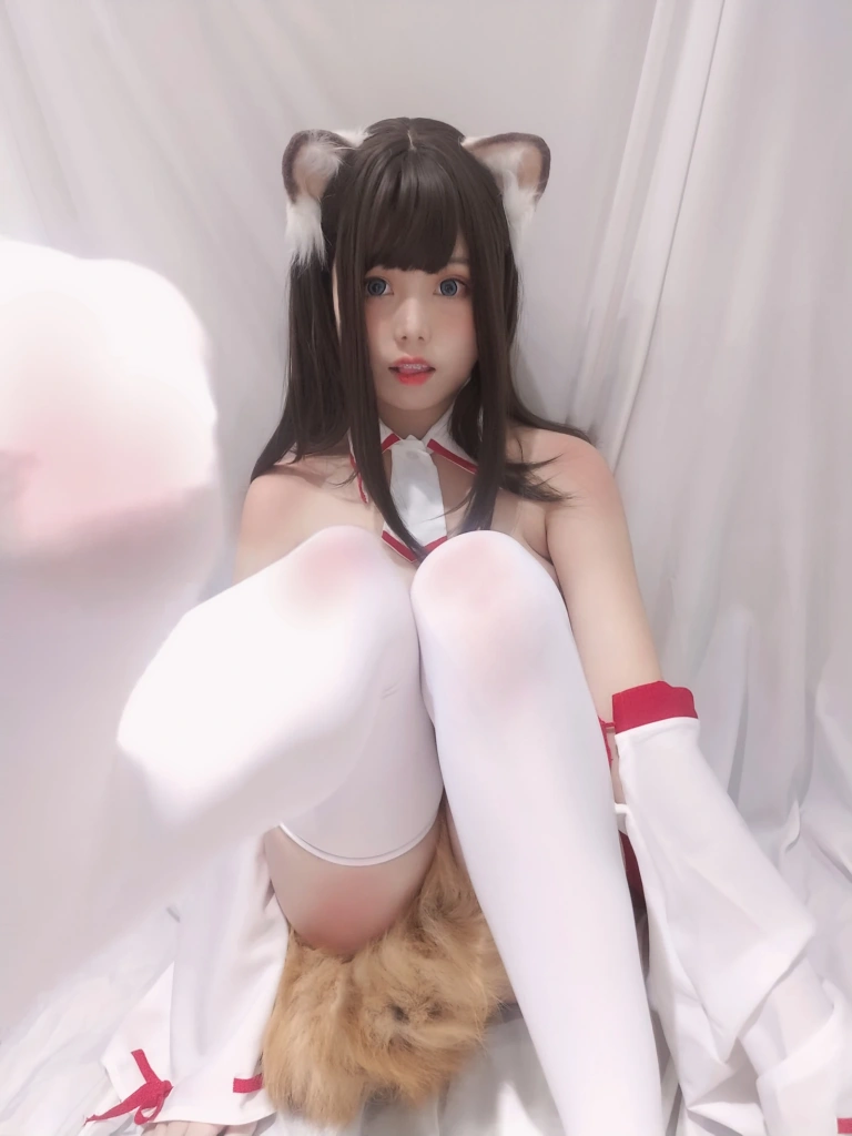 《巫女小狐狸》｜蜜汁猫裘 · 22张写真