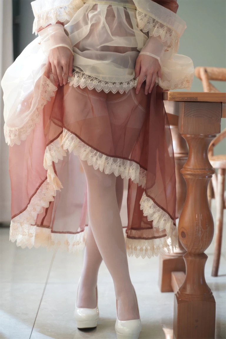 《棕色透明女仆》｜虎森森 · 35张写真
