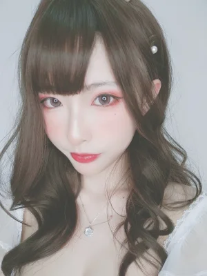 《花嫁自拍》｜清水由乃 · 44张写真、2 个视频