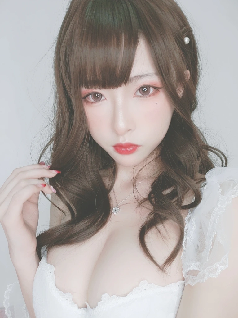 《花嫁自拍》｜清水由乃 · 44张写真、2 个视频