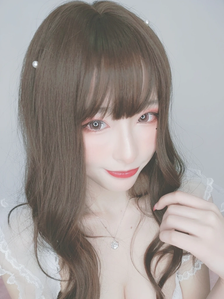 《花嫁自拍》｜清水由乃 · 44张写真、2 个视频