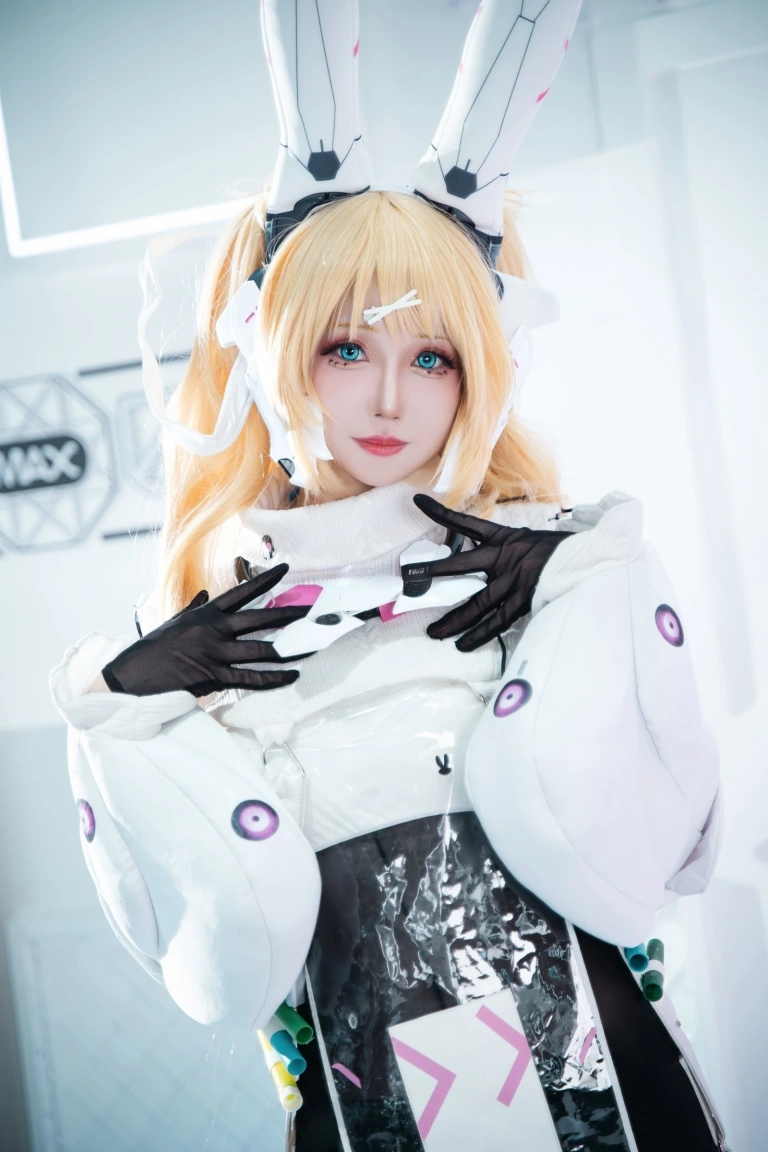 《交错战线 莉普斯》｜焖焖碳 · 18张写真