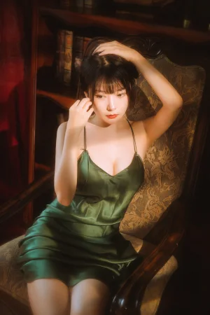 《杨枝甘露 绿色连衣裙》｜香草喵露露 · 45张写真、1 个视频