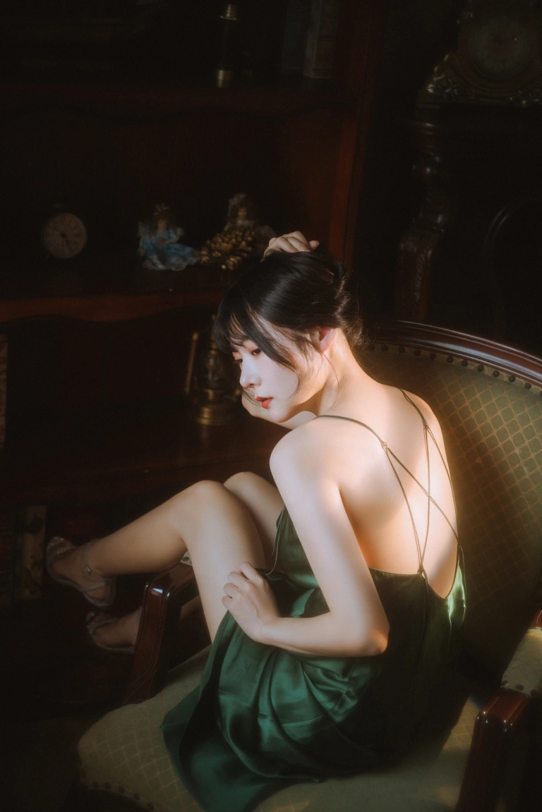《杨枝甘露 绿色连衣裙》｜香草喵露露 · 45张写真、1 个视频