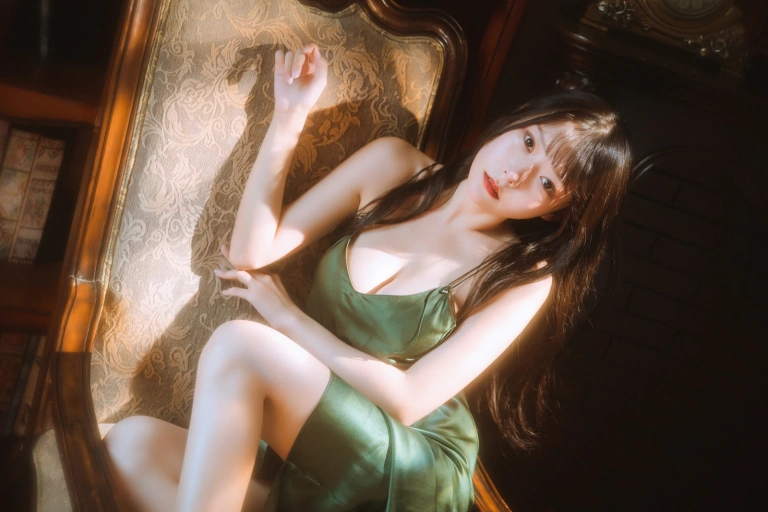《杨枝甘露 绿色连衣裙》｜香草喵露露 · 45张写真、1 个视频