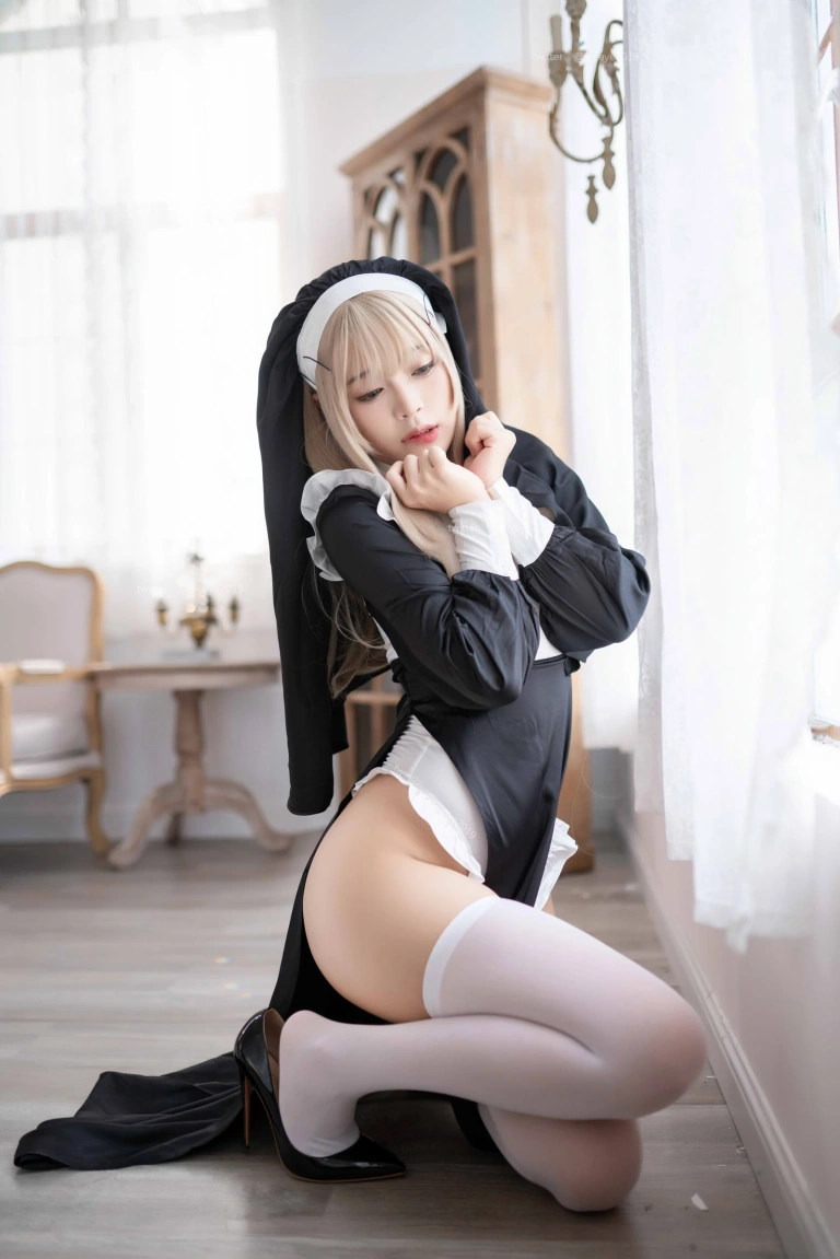 《肉欲修女》｜白烨 · 77张写真、5 个视频