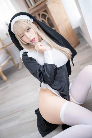 《肉欲修女》｜白烨 · 77张写真、5 个视频