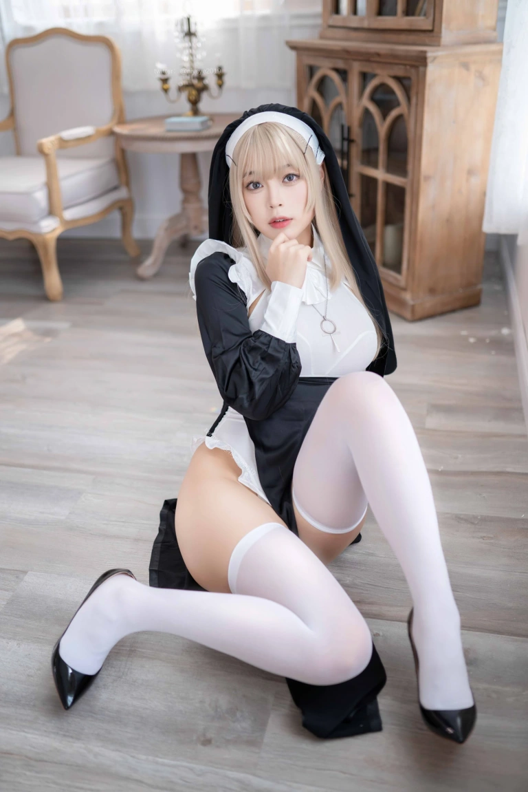 《肉欲修女》｜白烨 · 77张写真、5 个视频