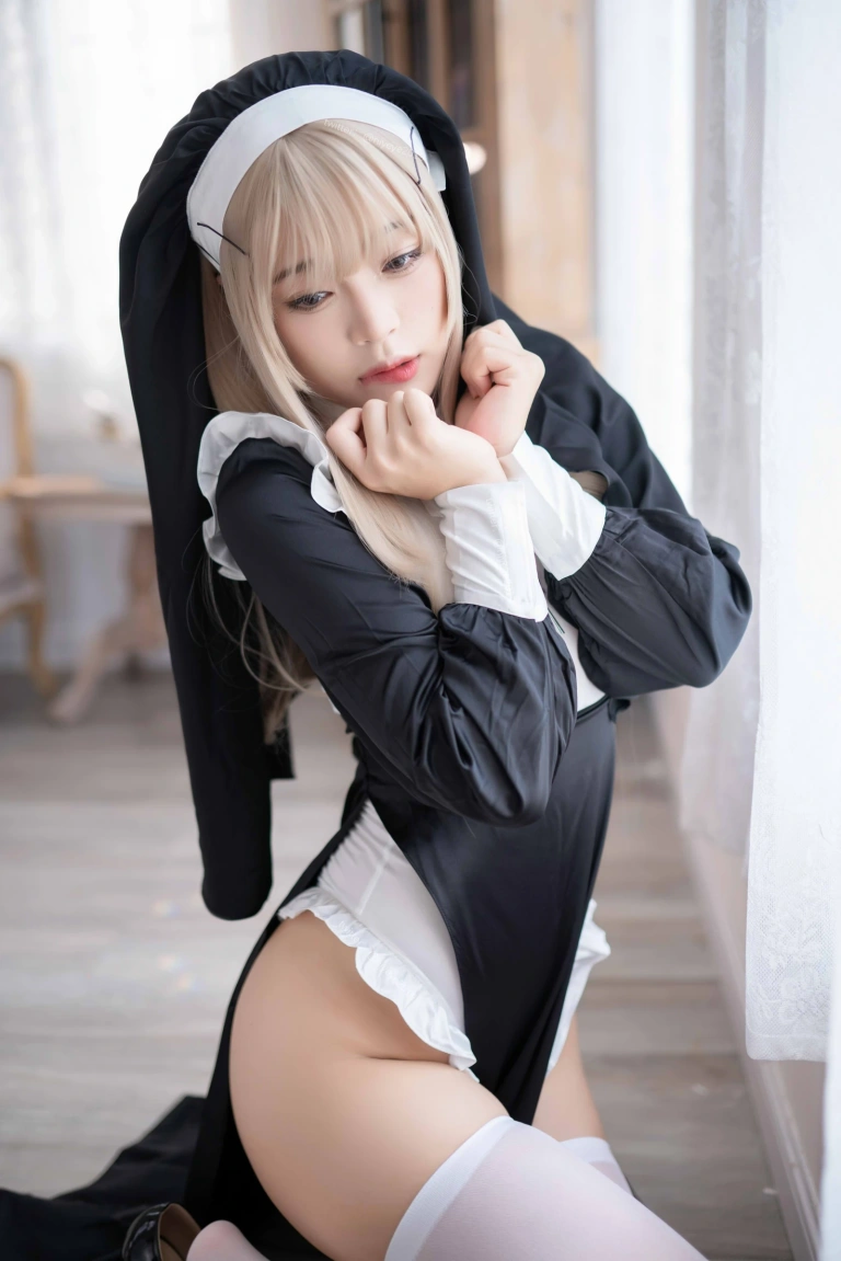 《肉欲修女》｜白烨 · 77张写真、5 个视频