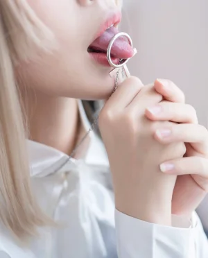 《肉欲修女》｜白烨 · 77张写真、5 个视频