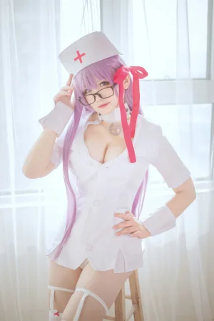 《BB护士》｜阿半今天很开心 · 25张写真
