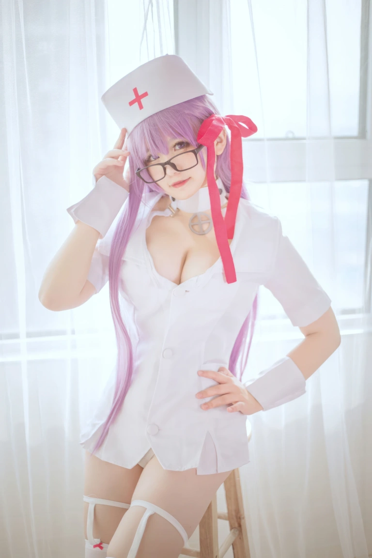 《BB护士》｜阿半今天很开心 · 25张写真