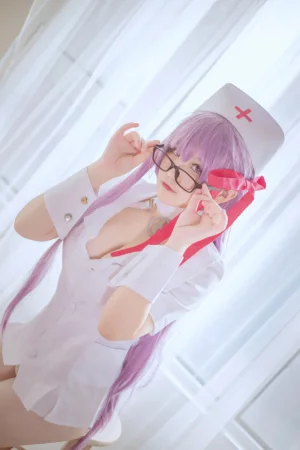《BB护士》｜阿半今天很开心 · 25张写真