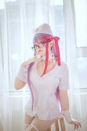 《BB护士》｜阿半今天很开心 · 25张写真
