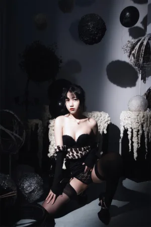 《豹纹黑长裙》｜不呆猫 · 16张写真