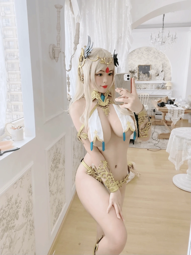 《工口精灵》｜白烨 · 25张写真