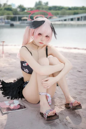 《碧蓝航线 小春泳装》｜九柒喵 · 27张写真