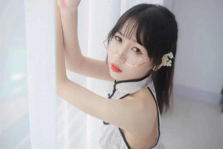 《人妻白旗袍》｜不呆猫 · 55张写真