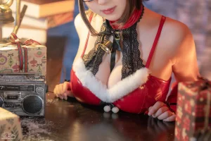 《圣诞痴女》｜皮皮奶 · 60张写真、1 个视频