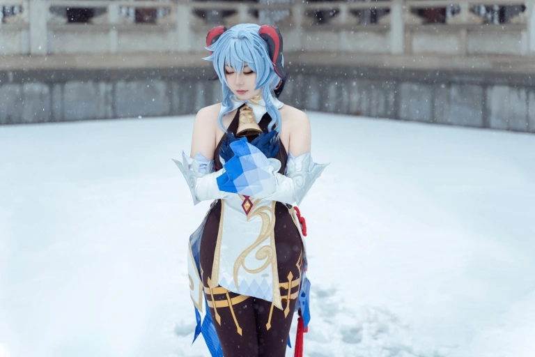 《雪景甘雨》｜虎森森 · 42张写真