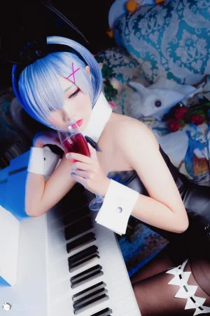 《蕾姆兔女郎》｜面饼仙儿 · 52张写真