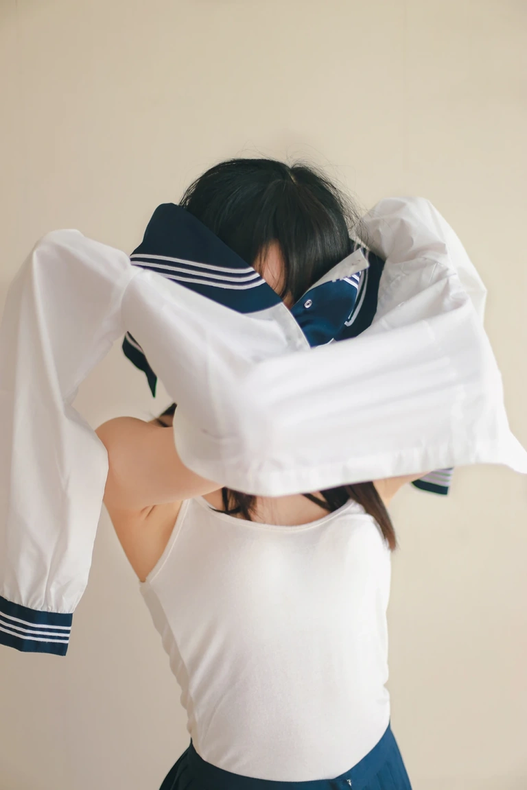 《水手服cos大图》｜木棉棉 · 27张写真
