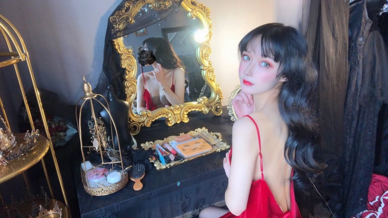 《红丝绒睡衣》｜阿包也是兔娘 · 18张写真