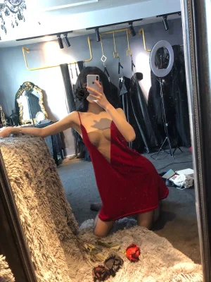 《红丝绒睡衣》｜阿包也是兔娘 · 18张写真